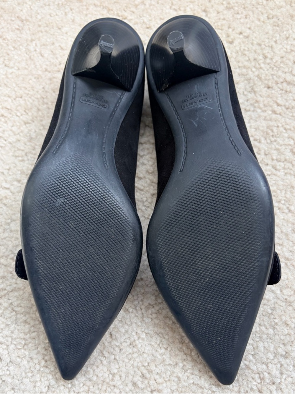 Coach Black Suede Sarrah Kitten Heels 8
Leather Gold Buckle Detail Pointed Toe - Picture 10 of 11